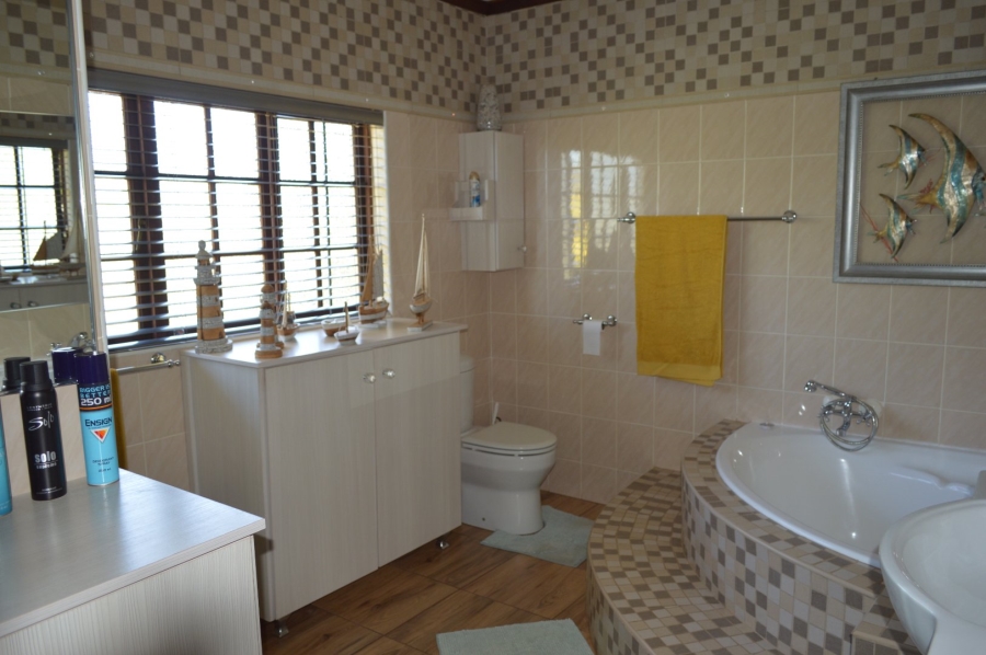 4 Bedroom Property for Sale in Doringkruin North West